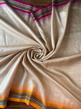 Load image into Gallery viewer, Karvati Kinaar Vidarbha Tussar Handwoven Saree