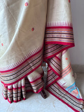 Load image into Gallery viewer, Karvati Kinaar Vidarbha Tussar Jaala Palla Saree