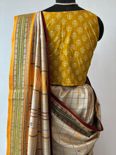 Load image into Gallery viewer, Karvati Kinaar Vidarbha Tussar Jaala Palla Saree