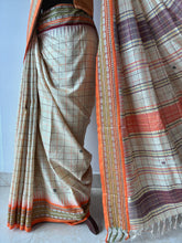 Load image into Gallery viewer, Karvati Kinaar Vidarbha Tussar Jaala Palla Saree