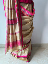Load image into Gallery viewer, Karvati Kinaar Vidarbha Tussar Handwoven Saree