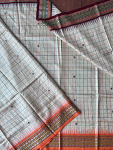 Load image into Gallery viewer, Karvati Kinaar Vidarbha Tussar Jaala Palla Saree