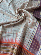Load image into Gallery viewer, Karvati Kinaar Vidarbha Tussar Jaala Palla Saree