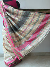 Load image into Gallery viewer, Karvati Kinaar Vidarbha Tussar Handwoven Saree