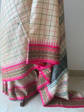 Load image into Gallery viewer, Karvati Kinaar Vidarbha Tussar Handwoven Saree