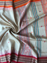 Load image into Gallery viewer, Karvati Kinaar Vidarbha Tussar Jaala Palla Saree