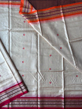 Load image into Gallery viewer, Karvati Kinaar Vidarbha Tussar Jaala Palla Saree
