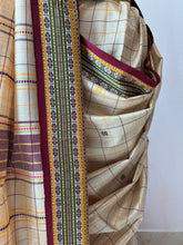 Load image into Gallery viewer, Karvati Kinaar Vidarbha Tussar Jaala Palla Saree