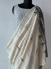 Load image into Gallery viewer, Handwoven Bhujodi Kala Cotton Saree