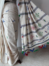 Load image into Gallery viewer, Handwoven Bhujodi Kala Cotton Saree