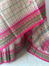Load image into Gallery viewer, Karvati Kinaar Vidarbha Tussar Handwoven Saree