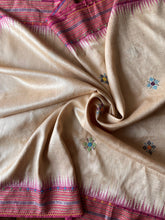 Load image into Gallery viewer, Lambani Karvati Kinaar Vidarbha Tussar Handwoven Saree