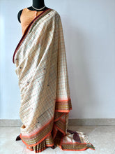 Load image into Gallery viewer, Karvati Kinaar Vidarbha Tussar Jaala Palla Saree