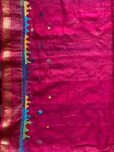 Load image into Gallery viewer, Lambani Embroidered Handwoven Maheshwari Silk-Cotton Saree.