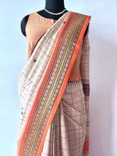 Load image into Gallery viewer, Karvati Kinaar Vidarbha Tussar Jaala Palla Saree
