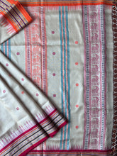 Load image into Gallery viewer, Karvati Kinaar Vidarbha Tussar Jaala Palla Saree