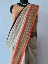 Load image into Gallery viewer, Karvati Kinaar Vidarbha Tussar Jaala Palla Saree