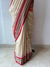 Load image into Gallery viewer, Karvati Kinaar Vidarbha Tussar Jaala Palla Saree