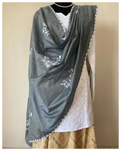 Load image into Gallery viewer, Appliqué Silk Cotton Dupattas