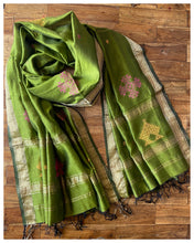 Load image into Gallery viewer, Kasuti Hand-Embroidered Dupatta