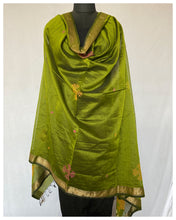 Load image into Gallery viewer, Kasuti Hand-Embroidered Dupatta