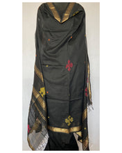 Load image into Gallery viewer, Kasuti Hand-Embroidered Dupatta