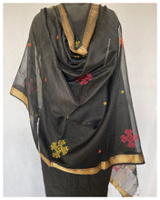 Load image into Gallery viewer, Kasuti Hand-Embroidered Dupatta